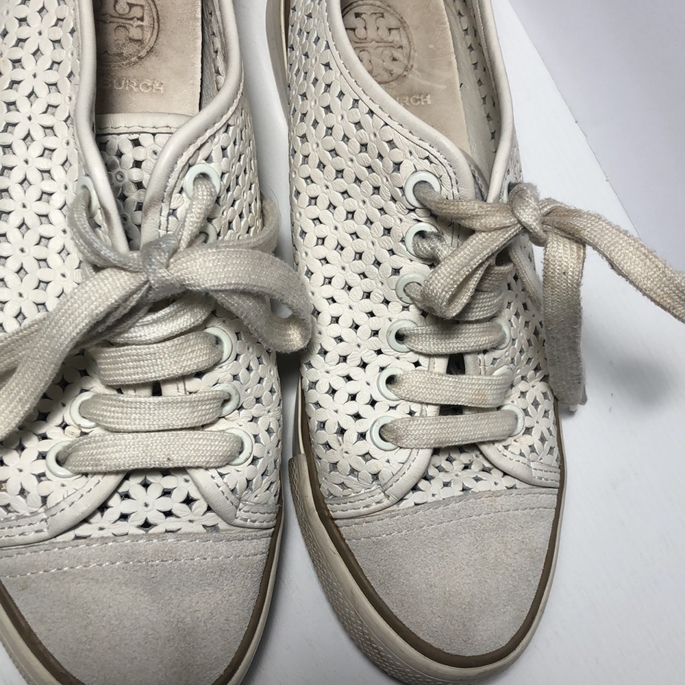 Tory Burch White Tan laser cut leather daisy sneakers women’s size 6.5 - Picture 13 of 13